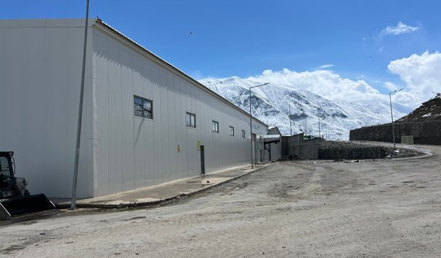 Hakkari'de katı atık tesisi, heyelanda büyük zarar gördü