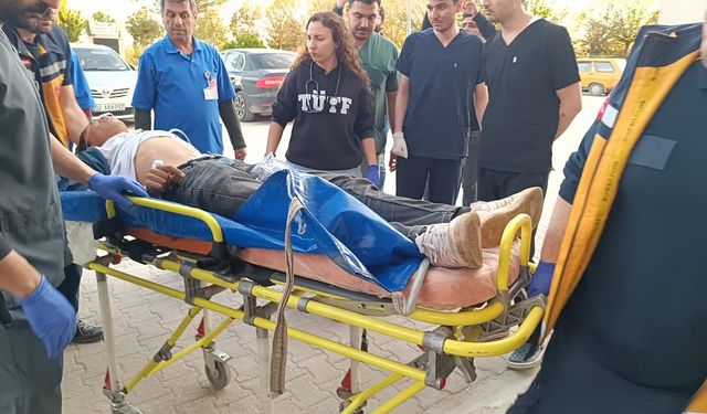 Husumetli iki komşu aile arasında bıçaklı kavga: 1'i ağır, 4 yaralı