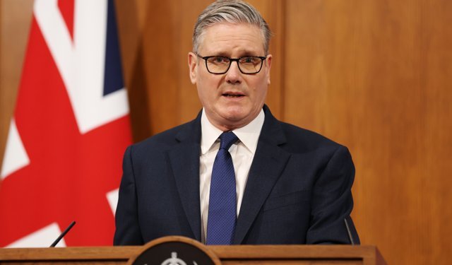 İngiltere Başbakanı Starmer internette çocukları koruyacağım