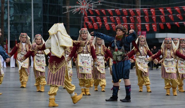 İzmir'de 23 Nisan coşkusu