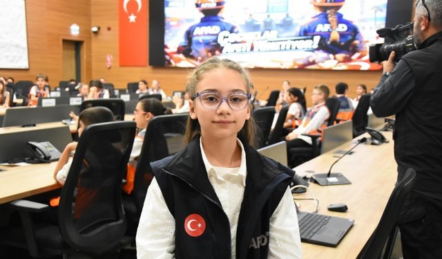 İzmir'de 'afeti' çocuklar yönetti