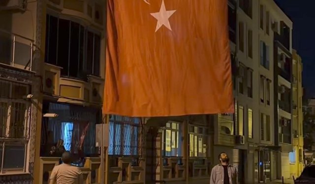 İzmir'de freni boşalan TIR, 9 araca çarptı: 3 ölü, 1'si polis 4 yaralı (7)