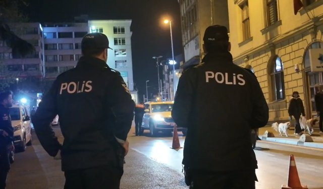 Kadıköy'de helikopter destekli 'Huzur İstanbul' denetimi