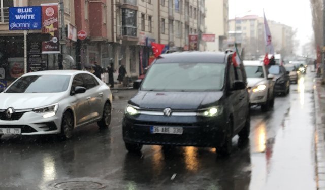 Kars'ta İran'a destek konvoyu