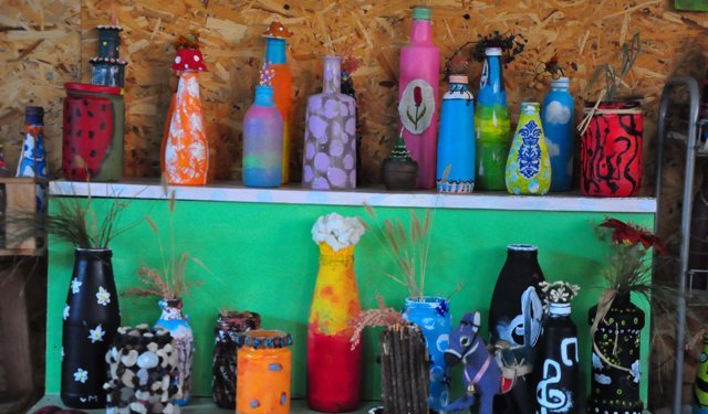 Köy okulunda geri dönüşümle sanat ve müzik eğitim