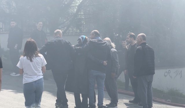 Sarıyer'de balkondaki semaver yangına neden oldu; alevler gecekonduya sıçradı