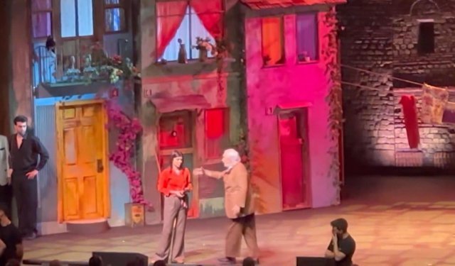 Tiyatrocu Müjdat Gezen hastaneye kaldırıldı