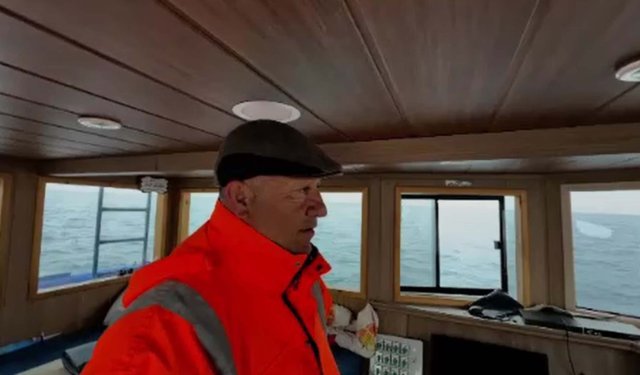 Türk balıkçı teknesini taciz eden Yunan unsurları, bölgeden uzaklaştırıldı