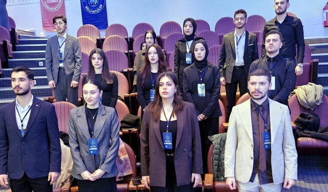 Üniversitelilerin simülasyonu TBMM'yi aratmadı