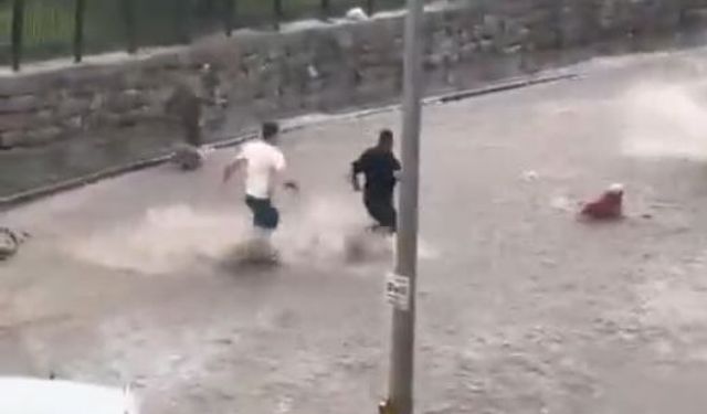 Ankara'da sağanak; alt geçit ve caddeler suyla doldu (2)