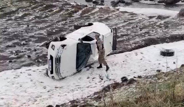Ardahan'da askeri araç devrildi: 2 astsubay yaralandı
