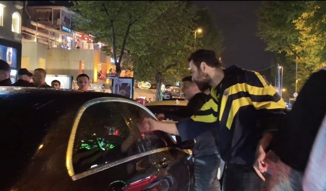 Bağdat Caddesi'nde Galatasaray taraftarlarına tepki