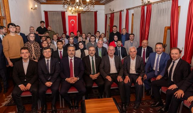 Bakan Fidan, Siyasallılar Vakfı'nı ziyaret etti