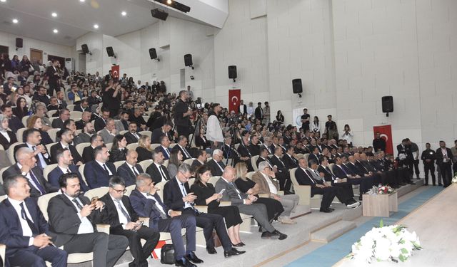 Bakan Memişoğlu, Bitlis'te sağlık kongresine katıldı (2)