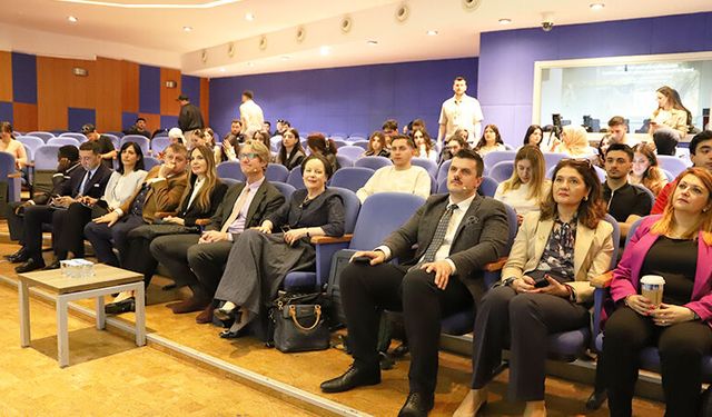 Beykoz Üniversitesi'nde küresel enerji ve lojistik konuşuldu