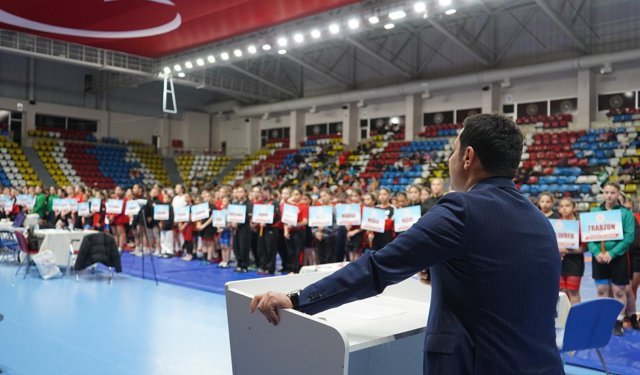 Bolu'da 41 ilden 396 sporcunun güreş heyecanı