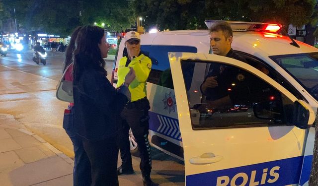 Bursa'da ATM'de unutulan 10 bin TL'yi polise teslim etti