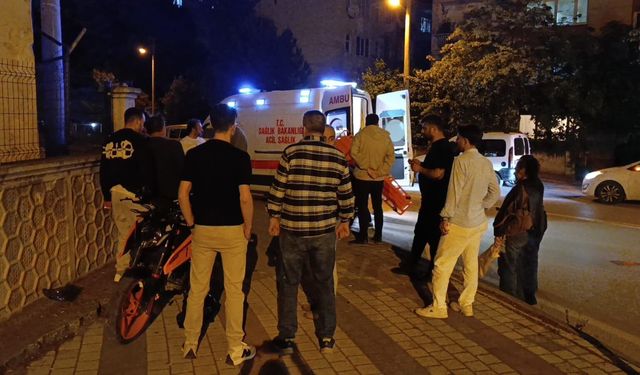 Bursa'da kaldırıma ve site duvarına çarpan motosikletin sürücüsü yaralandı