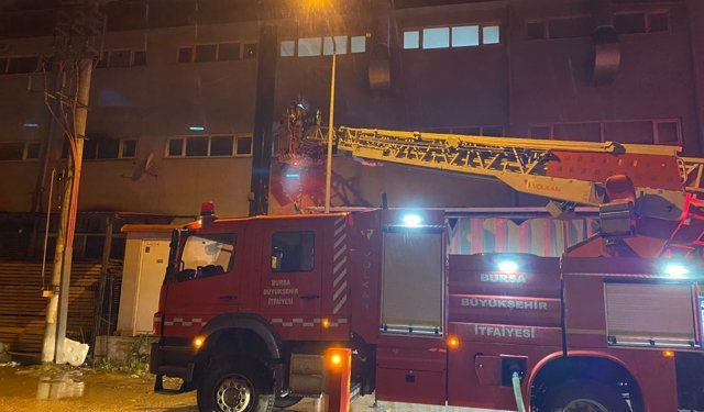 Bursa'da mobilya fabrikasında yangın