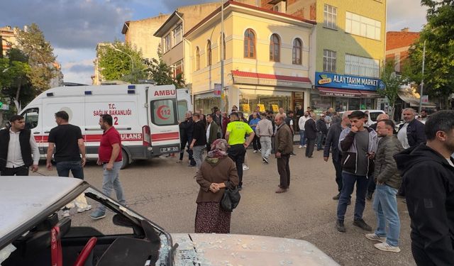Husumetlilerinin üzerine otomobil sürdü: 2 yaralı