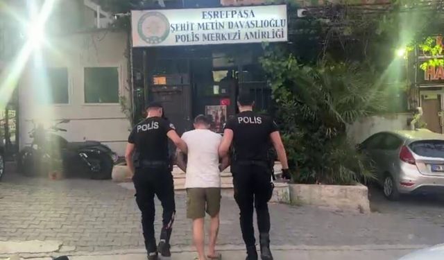İzmir'de 2 firari hükümlü yakalandı