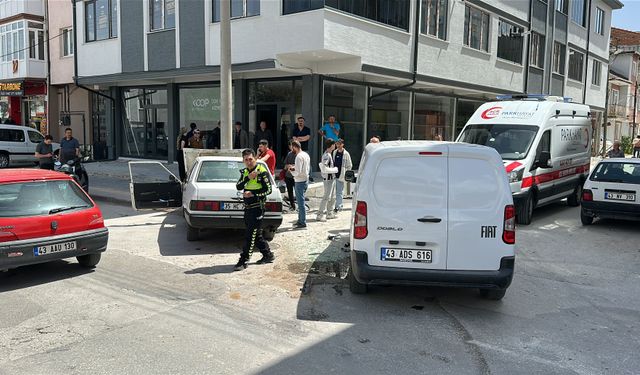 Kaza yapan ehliyetsiz sürücü ve araç sahibine toplam 80 bin lira ceza