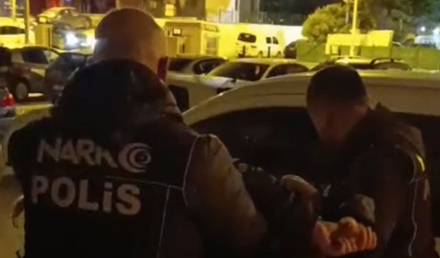 Kırmızı bültenle aranan yabancı uyruklu uyuşturucu şüphelisi Mersin'de yakalandı