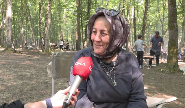 Kurban Bayramı'nda Belgrad Ormanı'na gelenler piknik yapıp mangal yaktı