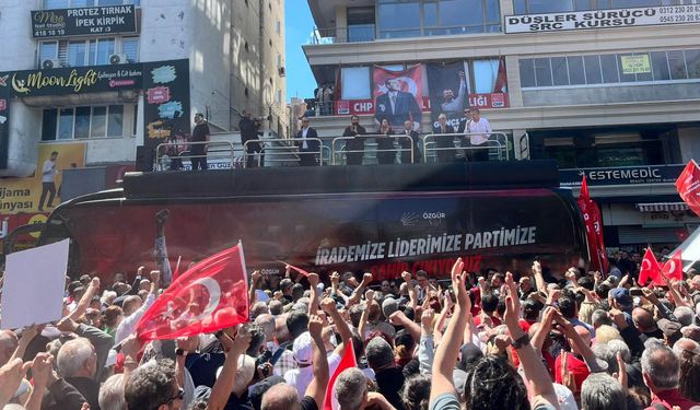 Özgür Özel: Derhal kurultay yapın, partiyi seçilmiş bir genel başkana kavuşturun