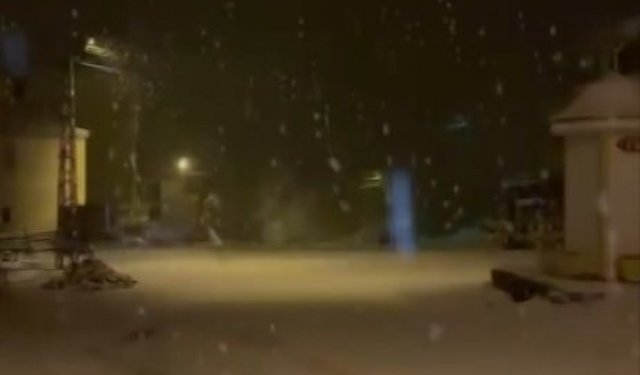 Sivas'ta yüksek kesimlere kar yağdı