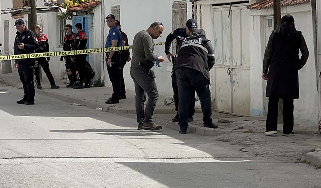 Tartıştığı 16 yaşındaki çocuğu başından tabancayla yaraladı
