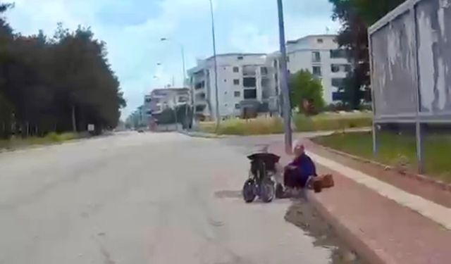 Tekerlekli sandalyesinin aküsü biten hasta kadını zabıta ekipleri hastaneye ulaştırdı