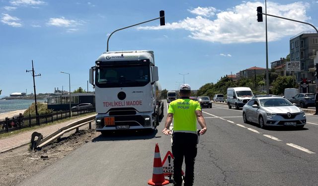 Tekirdağ-İstanbul kara yolunda araç yoğunluğu; ağır vasıtalara kısıtlama / Ek fotoğraflar
