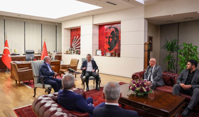 Zafer Partisi Genel Başkanı Özdağ, CHP Genel Merkezi'nde Özgür Özel ile bir araya geldi / Ek fotoğraflar