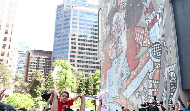A Milli Futbol Takımı, Vancouver'da meşalelerle karşılandı