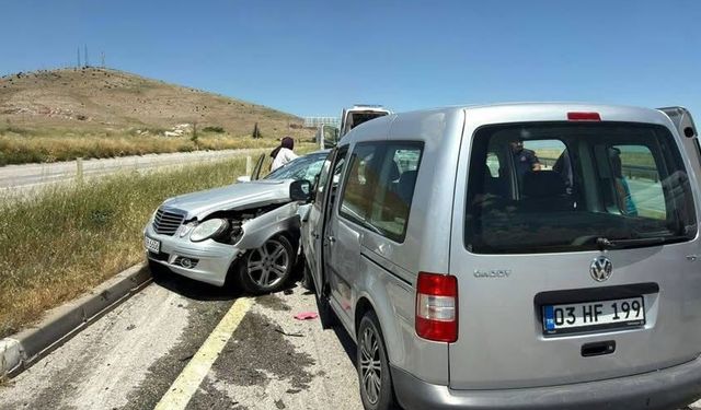 Afyonkarahisar'da kaza: 1 ölü, 6 yaralı