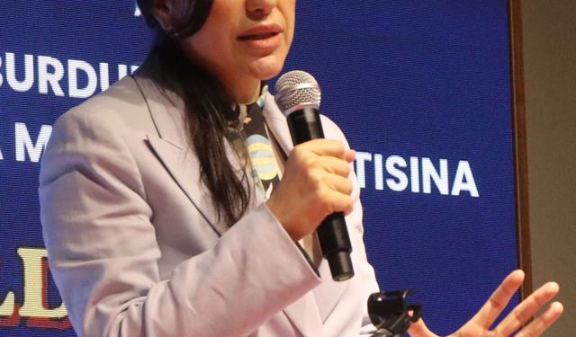 AK Parti'li Ayan: Aynı koltuklar için kavga ediyorlar