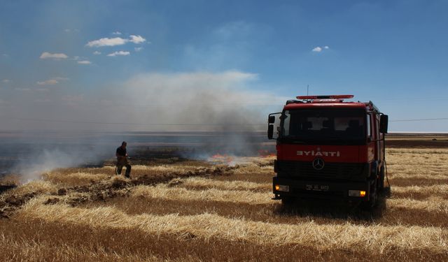 Aksaray'da yangında 500 dönüm ekili buğday ve arpa kül oldu