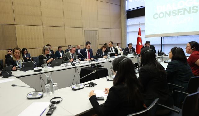 Bakan Kurum, Bonn'da 'COP31 Ev Sahibi Ülke Anlaşması'nı imzaladı