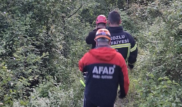Balık tutarken düştü, kayalıklarda mahsur kaldı