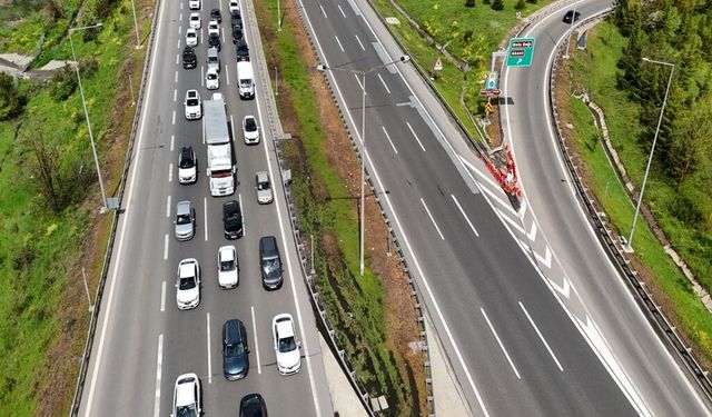 Bolu Dağı Tüneli'nden bayram tatilinde 1 milyon 51 bin 507 araç geçti
