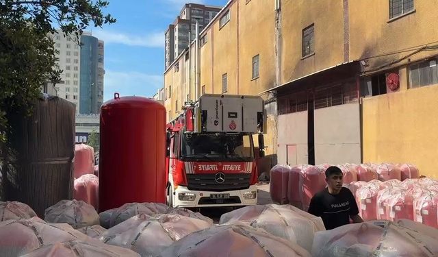 Esenyurt'ta fabrikada yangın -1