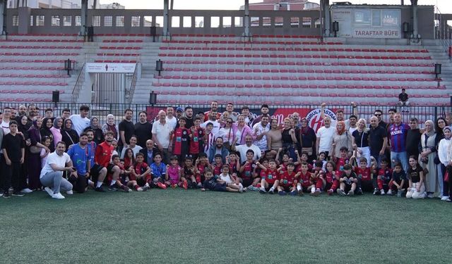 İstanbul Kastamonuspor U13 Takımı şampiyonluğunu ilan etti