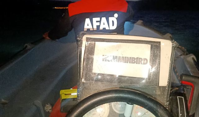 Kanoyla açıldıkları Burdur Gölü'nde kaybolan 2 kişi, sağ olarak bulundu