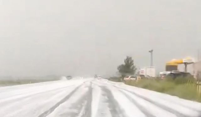 Kars-Selim karayolunda dolu ve fırtına etkili oldu