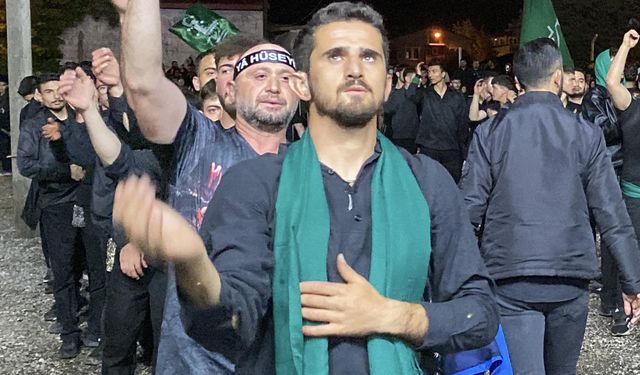 Kars'ta yüzlerce kişi ağıtlar yakıp, sine vurarak Kerbela şehitlerini andı / Ek Fotoğraflar