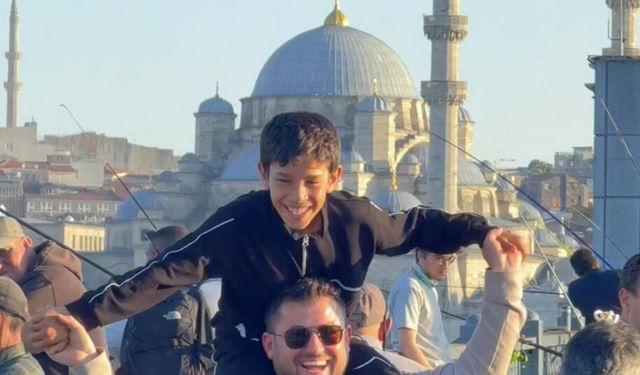 Konteyner kentte eğitim gören depremzede öğrencilerinin İstanbul hayalini gerçekleştirdi / Ek fotoğraflar