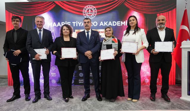 Öğretmenlere tiyatro eğitimi