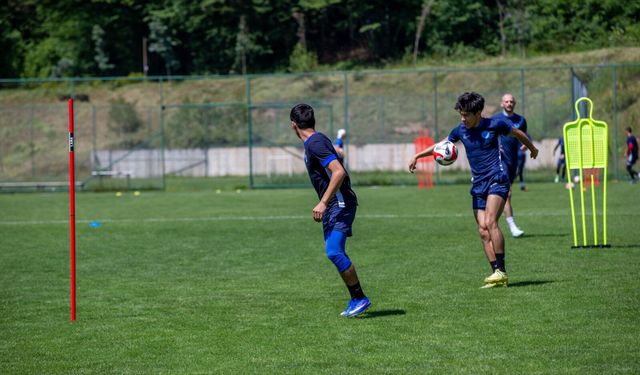 Özbekistan Süper Lig takımı yeni sezon hazırlıklarına Bolu'da başladı