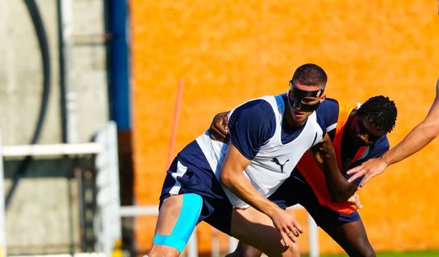 RAMS Başakşehir FK, yeni sezon hazırlıklarını çift idmanla sürdürdü